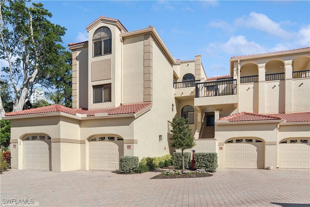 Naples, FL 34108,7048 S Pelican Bay BLVD #C-105