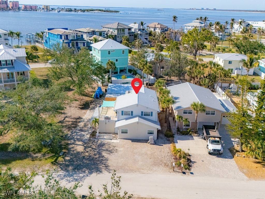 Fort Myers Beach, FL 33931,841/843 South ST