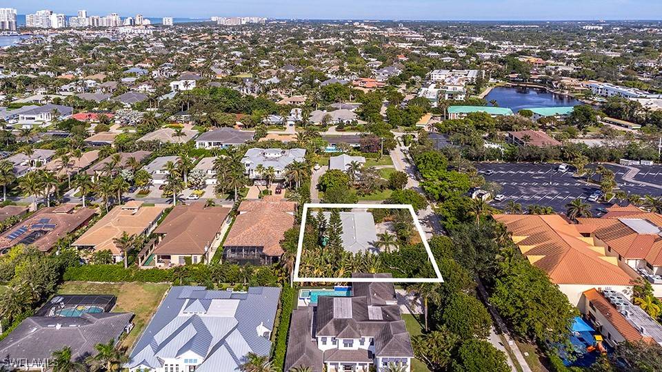 Naples, FL 34103,698 Fairway Terrace