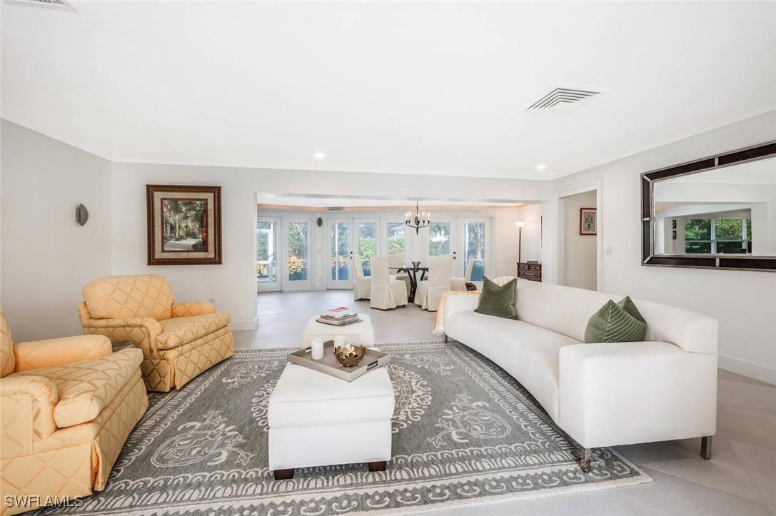 Naples, FL 34103,735 Parkview LN