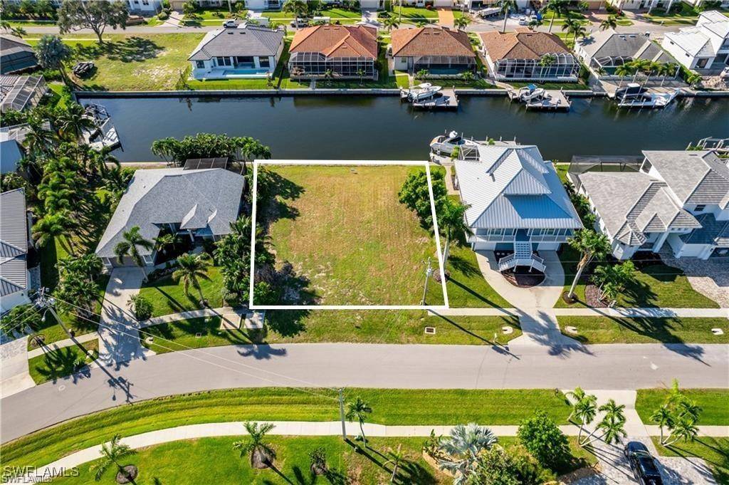 Marco Island, FL 34145,1075 Bonita CT