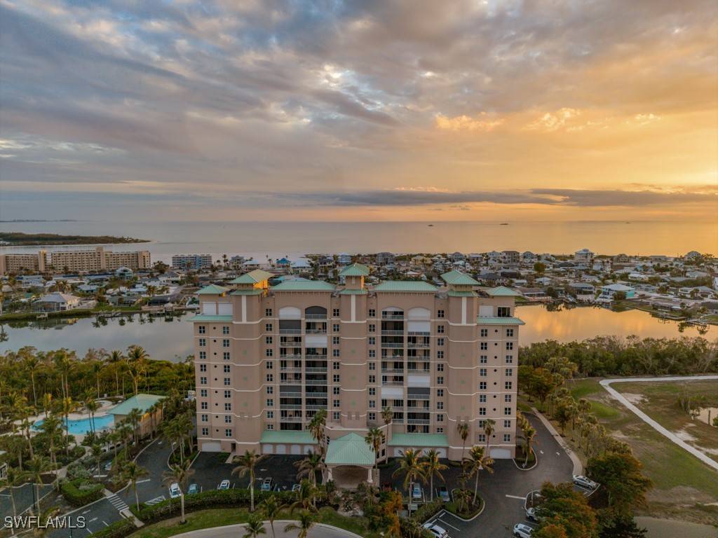 Fort Myers Beach, FL 33931,4192 Bay Beach LN #892