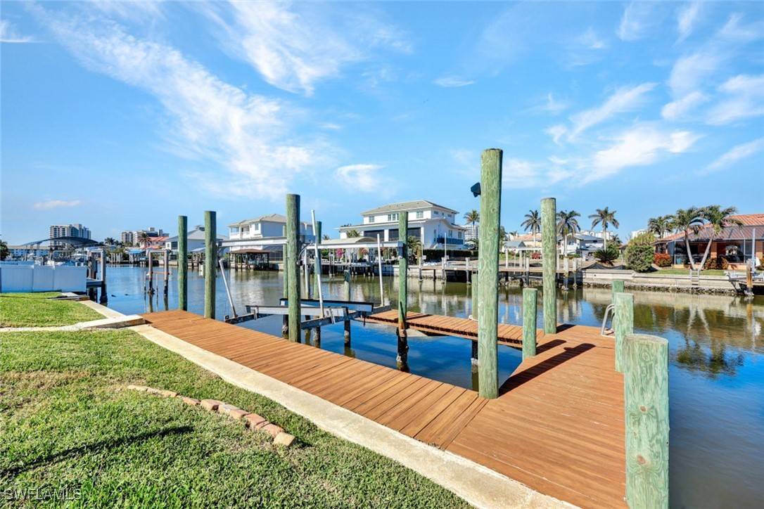 Naples, FL 34108,373 Egret AVE
