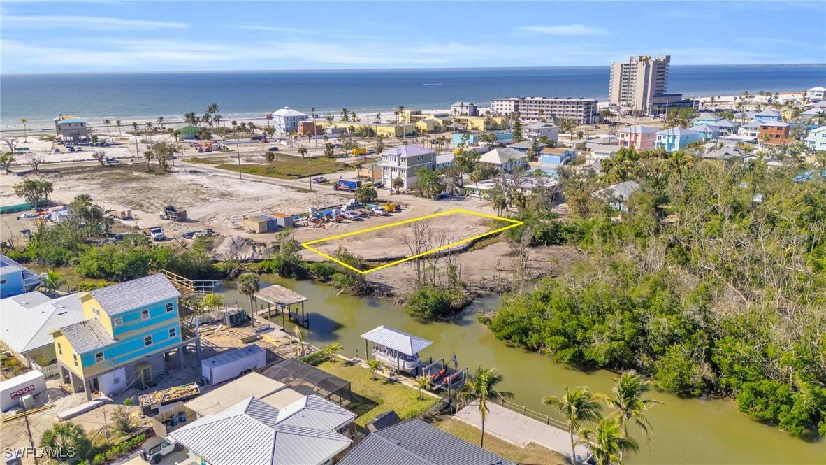 Fort Myers Beach, FL 33931,170 Chapel ST