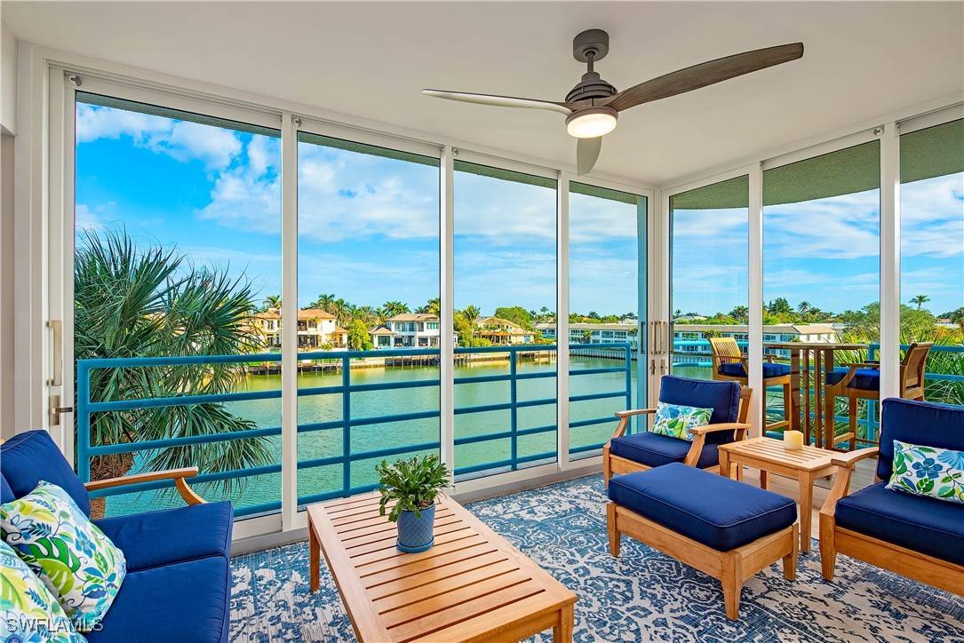 Naples, FL 34103,255 Park Shore DR #3-332