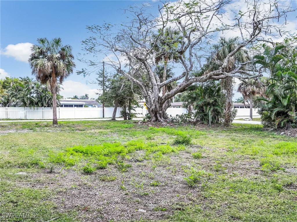 Naples, FL 34112,2296 Curtis ST