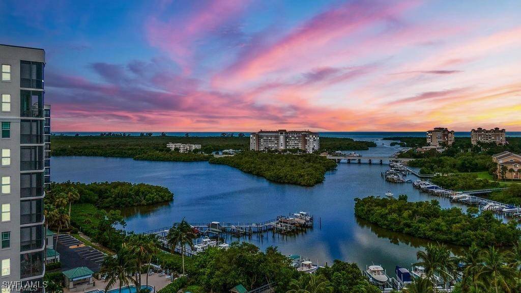 Naples, FL 34110,430 Cove Tower DR #701