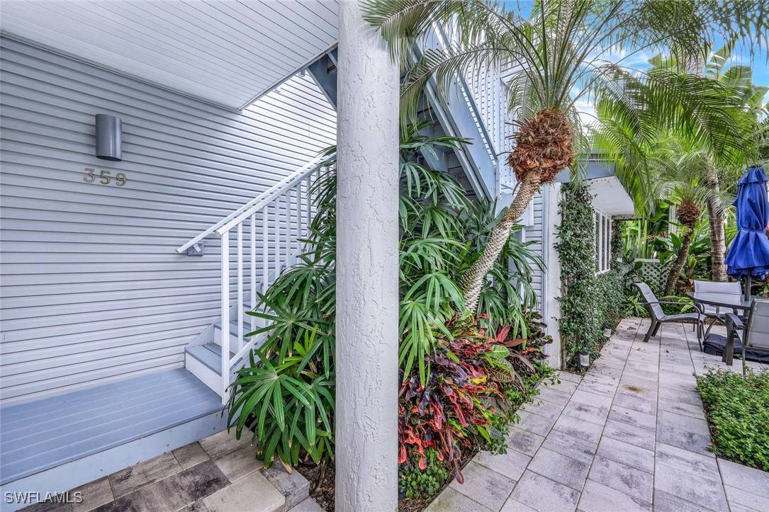 Naples, FL 34102,359 2nd ST S