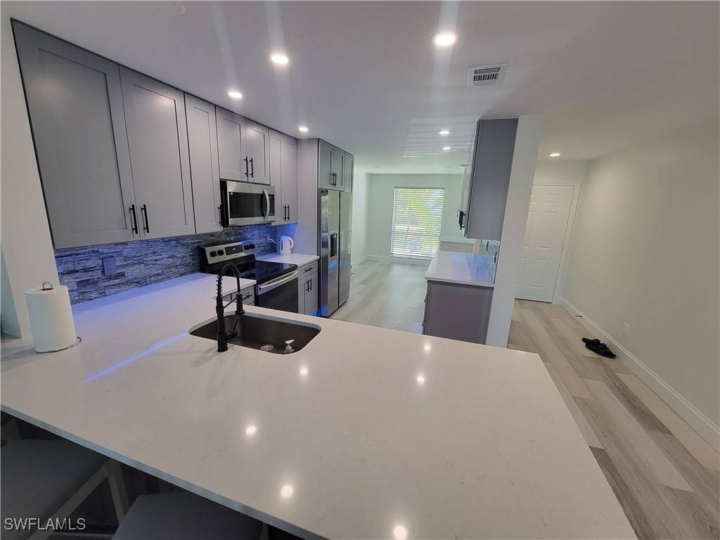 Naples, FL 34110,1190 Yesica Ann CIR #B-204