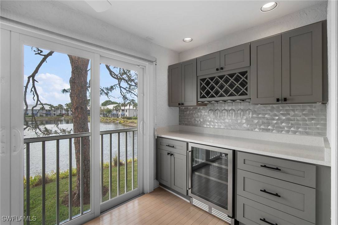 Naples, FL 34108,845 Gulf Pavilion DR #204