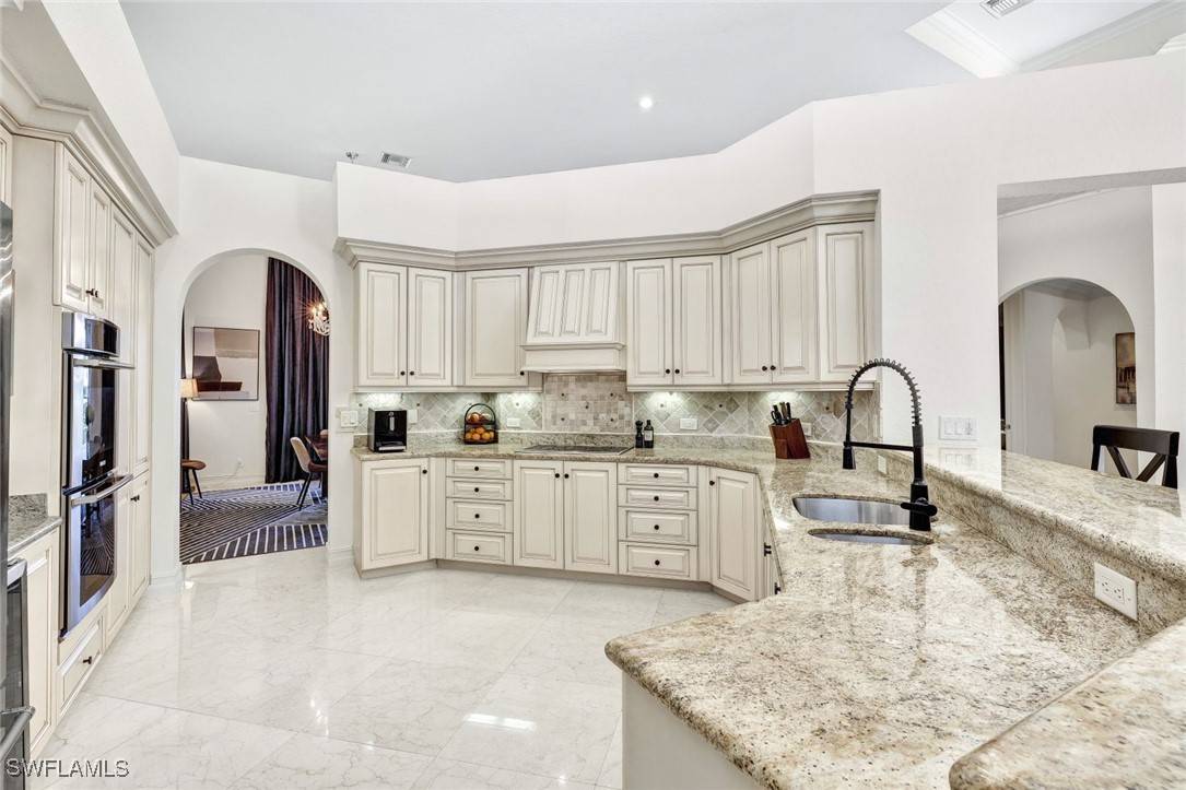 Naples, FL 34108,1088 Grand Isle DR