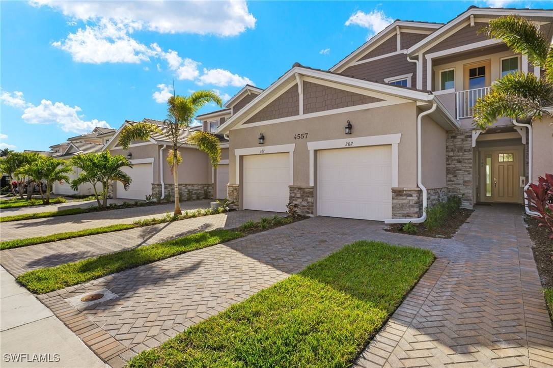 Naples, FL 34112,4557 Arboretum CIR #102