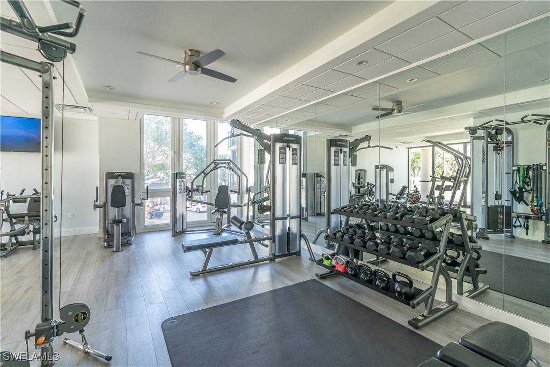Naples, FL 34103,4031 Gulf Shore BLVD N #PHIE