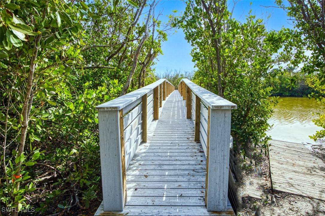 Sanibel, FL 33957,5117 Sea Bell RD #D201