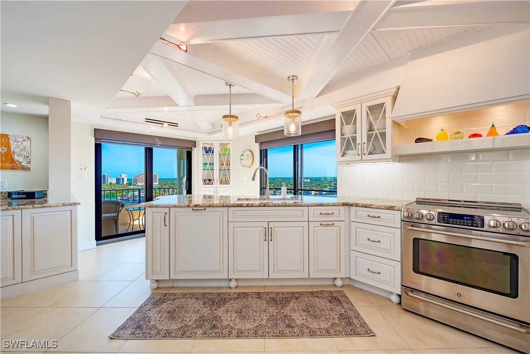 Naples, FL 34103,4451 Gulf Shore BLVD N #1705