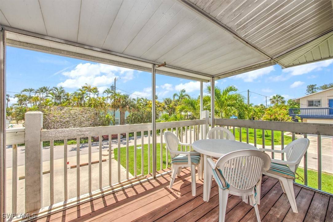 Fort Myers Beach, FL 33931,407 Lazy WAY