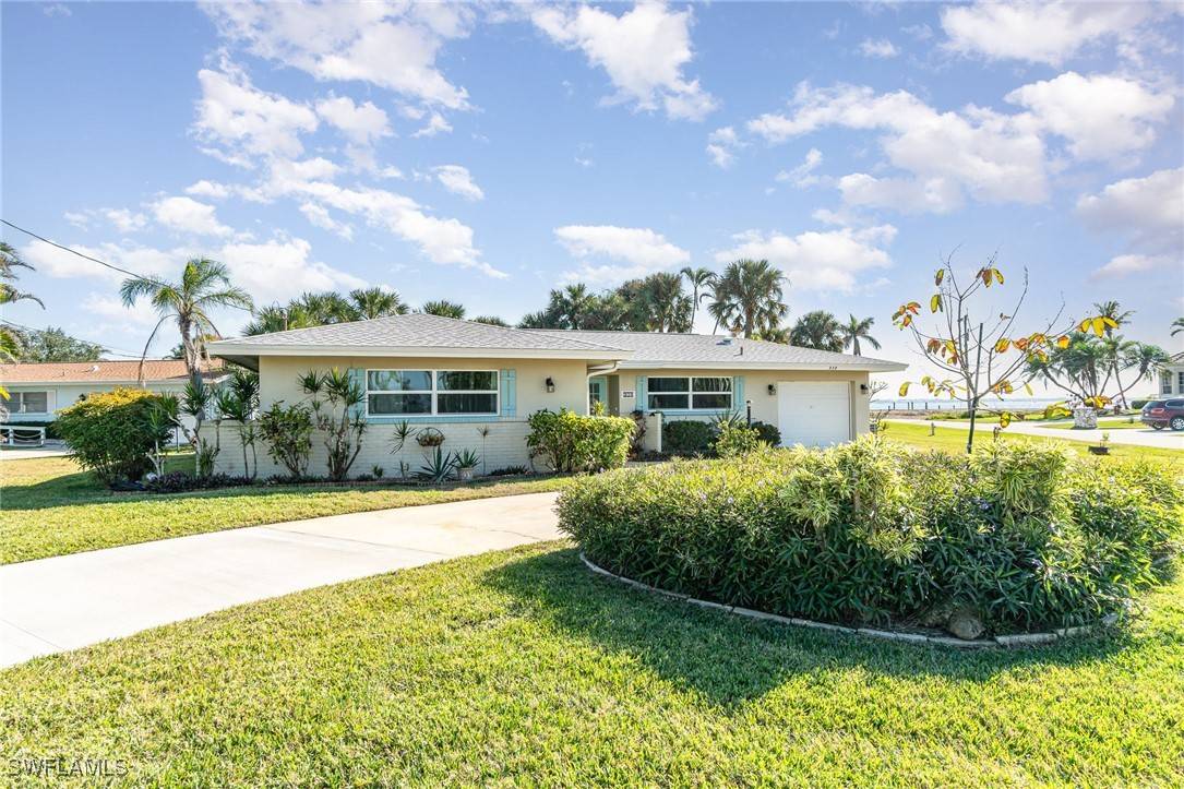 Cape Coral, FL 33904,938 Dolphin DR