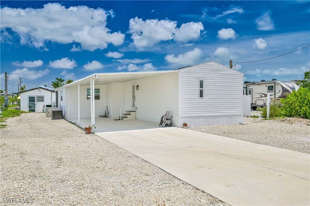 St James City, FL 33956,2704 Patterson CT