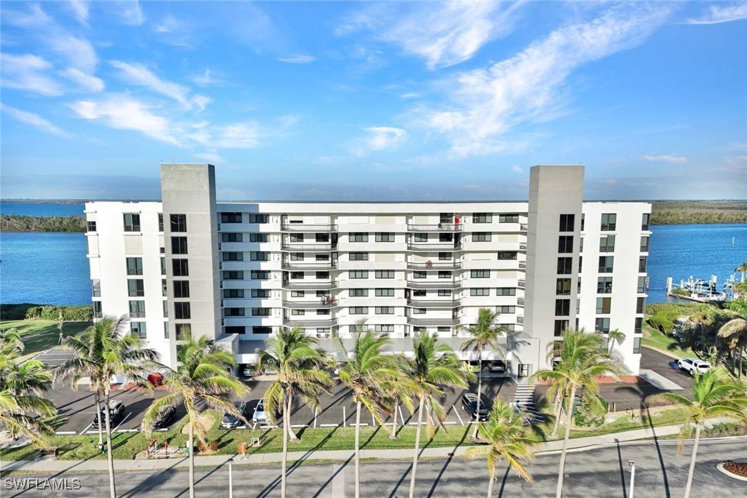 Fort Myers Beach, FL 33931,4203 Bay Beach LN #2H