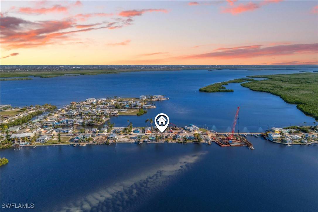 Matlacha, FL 33993,4742 Pine Island RD NW