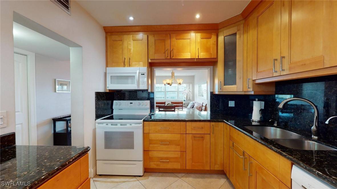 Hallandale Beach, FL 33009,329 3RD ST SE #402P