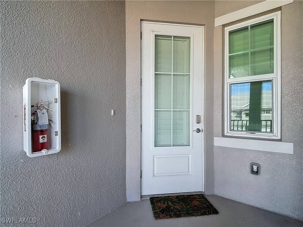 Naples, FL 34114,274 INDIES DR E