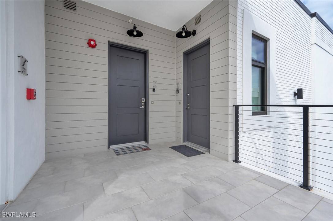 Naples, FL 34102,850 Central AVE #311