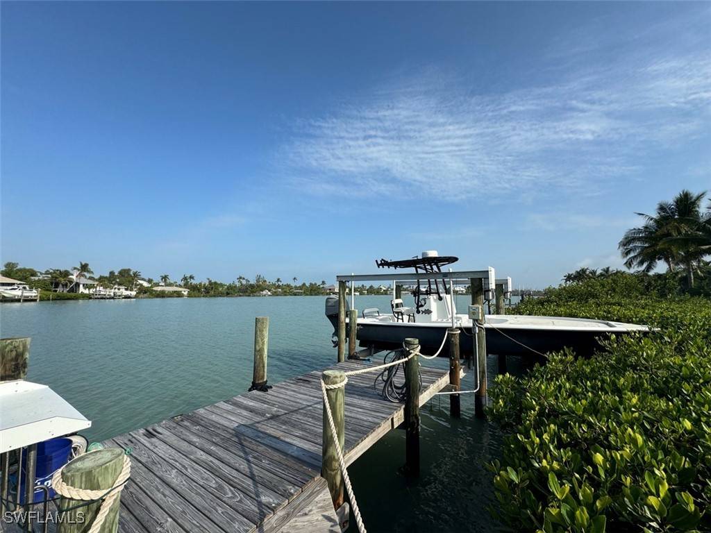 Sanibel, FL 33957,2525 Lands End PL