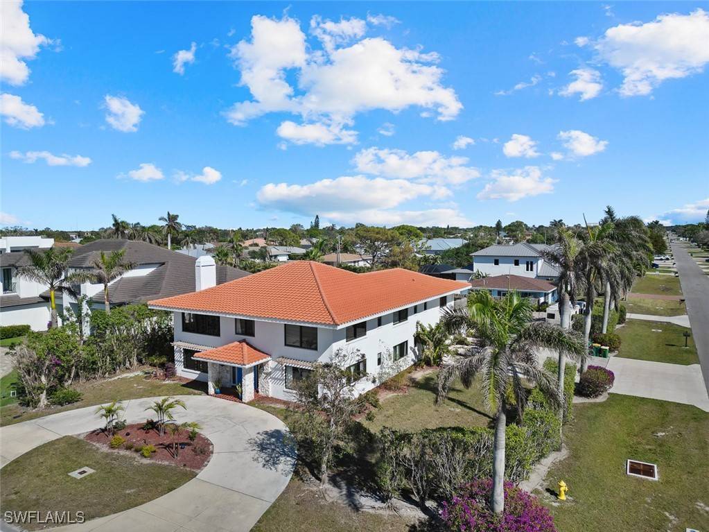 Naples, FL 34108,10602 Vanderbilt DR