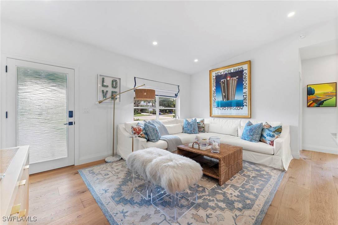 Naples, FL 34102,692 W Lake DR