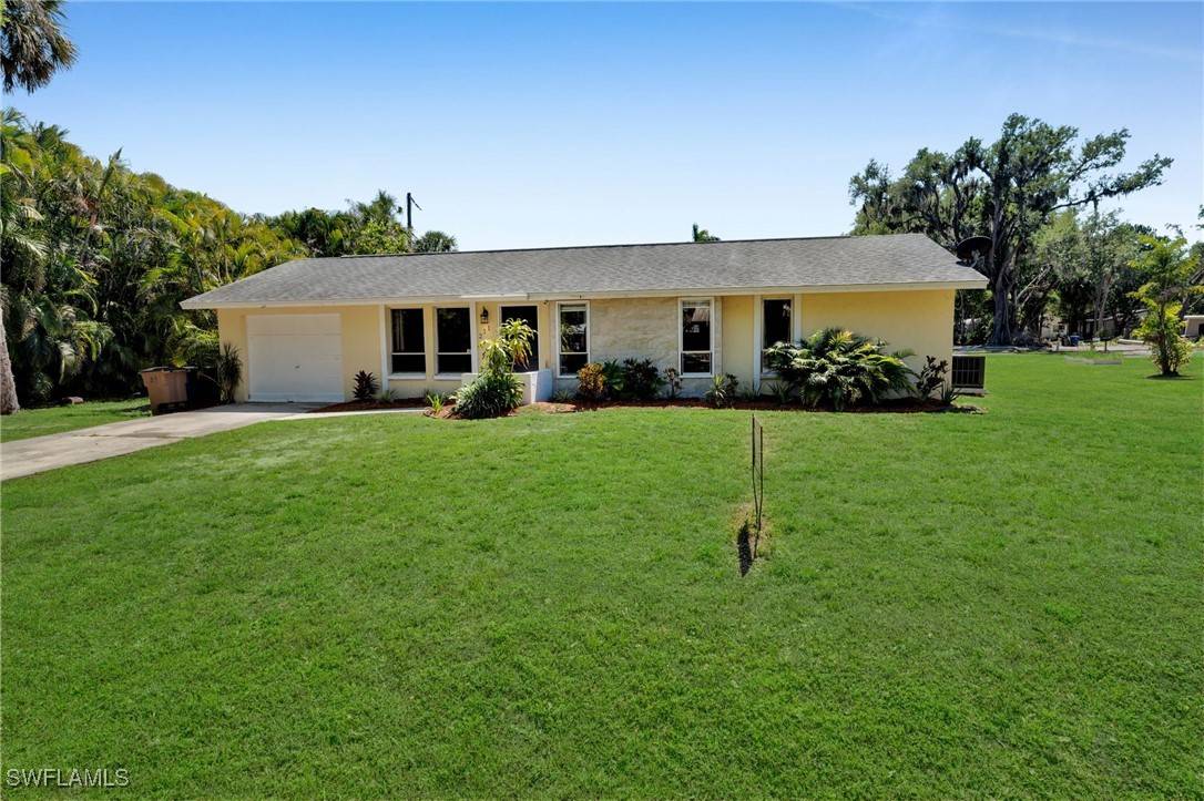 Fort Myers, FL 33905,211 Labelle AVE