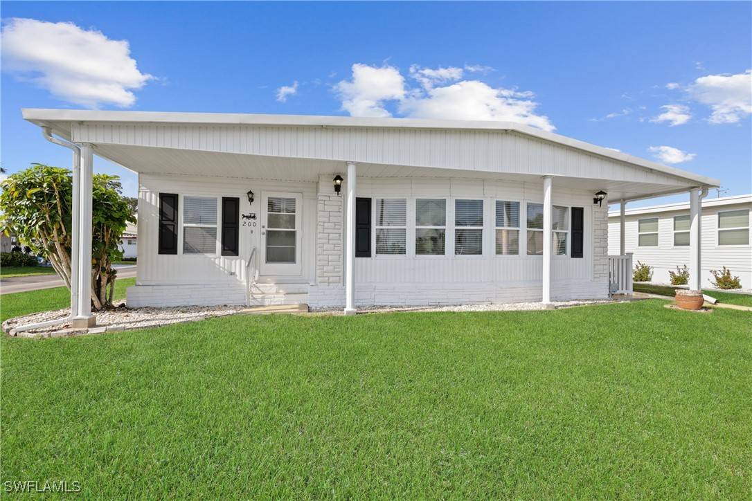 North Fort Myers, FL 33917,200 Village LN