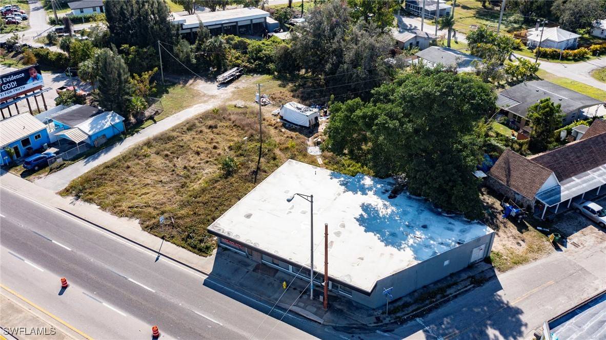 North Fort Myers, FL 33903,1181 N Tamiami TRL