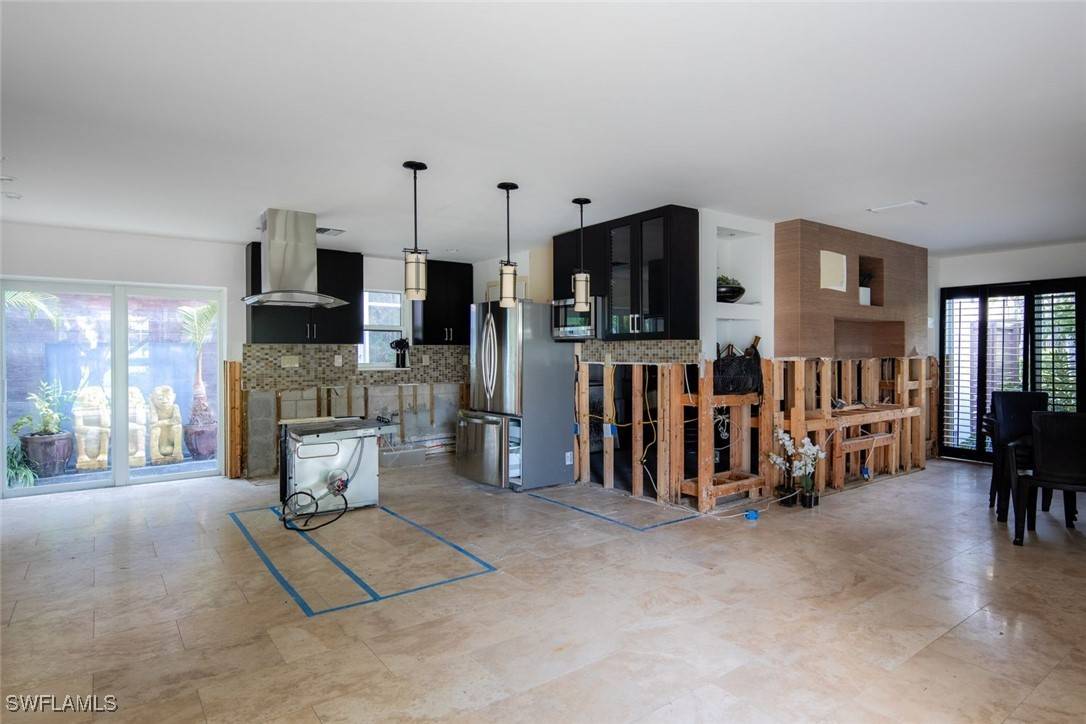 Naples, FL 34102,799 Broad AVE S