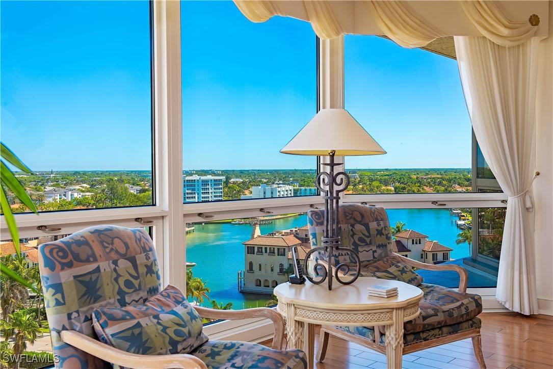 Naples, FL 34103,4021 Gulf Shore BLVD N #1006