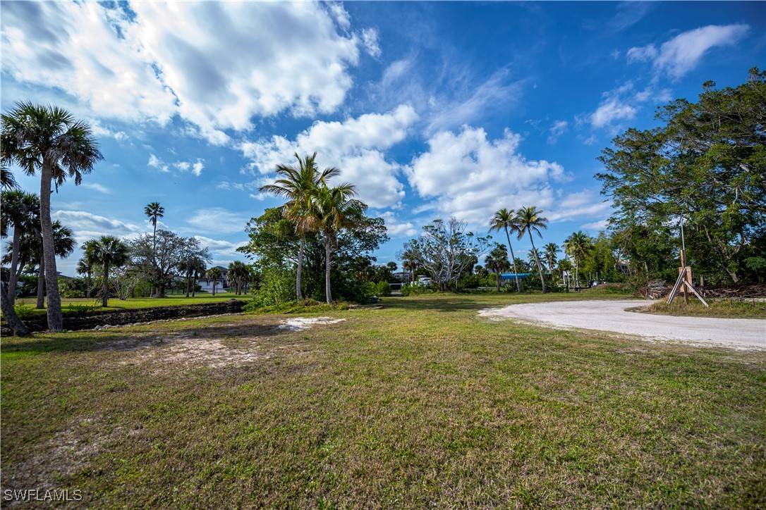 Bonita Springs, FL 34135,27210 Del LN