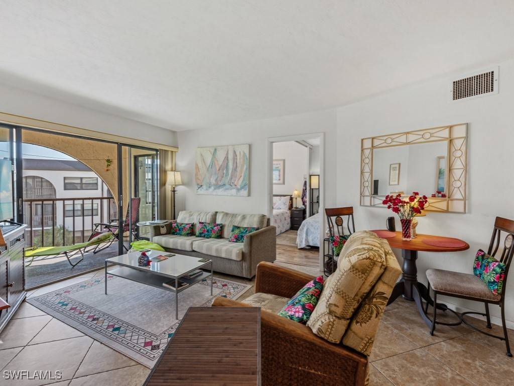 Marco Island, FL 34145,1027 Anglers CV #B501