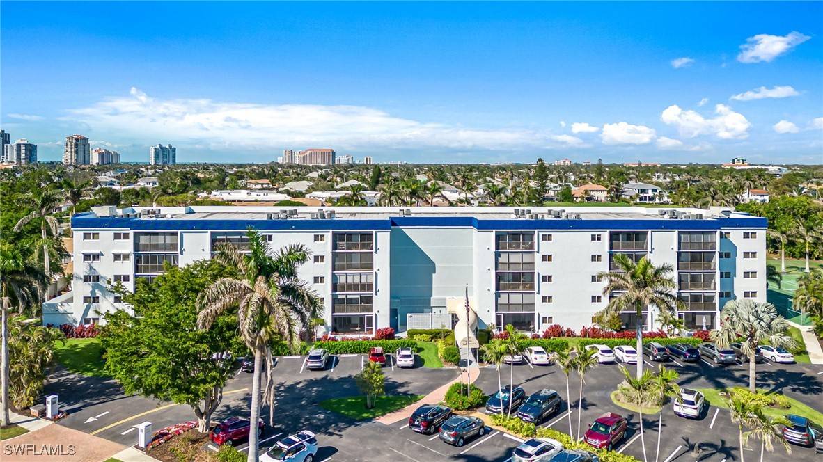 Naples, FL 34103,555 Park Shore DR #B312