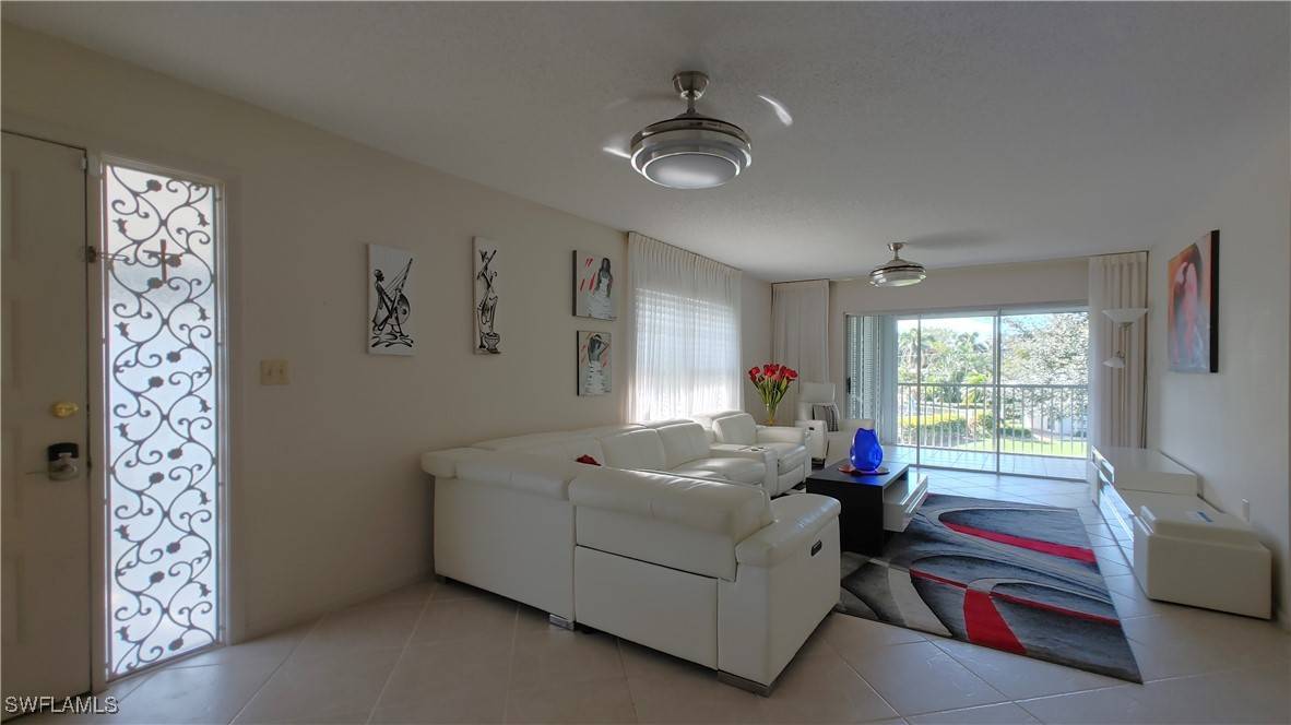 Naples, FL 34103,3300 Binnacle DR #206
