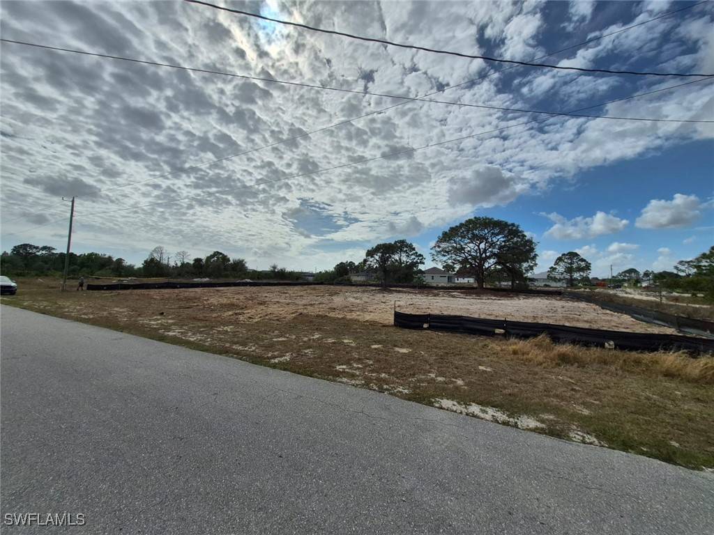 Lehigh Acres, FL 33974,362 Paisley AVE
