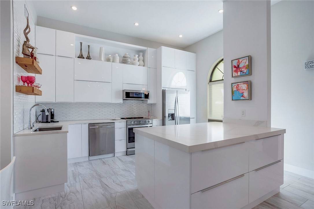 Naples, FL 34108,631 Beachwalk CIR #F202
