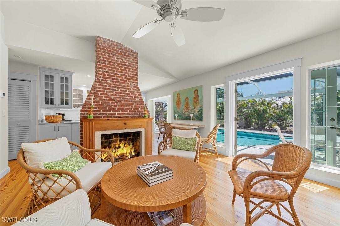 Sanibel, FL 33957,1222 Ferry RD