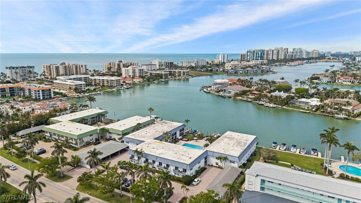 Naples, FL 34103,333 Harbour DR #103