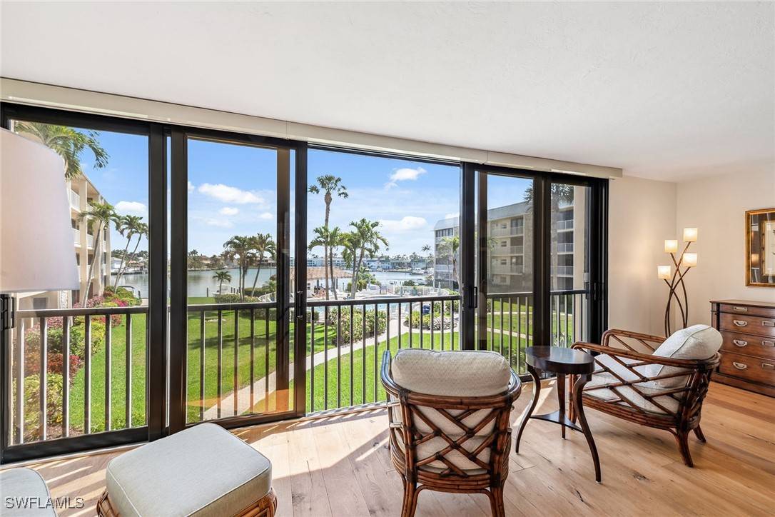 Naples, FL 34103,3000 Gulf Shore BLVD N #207