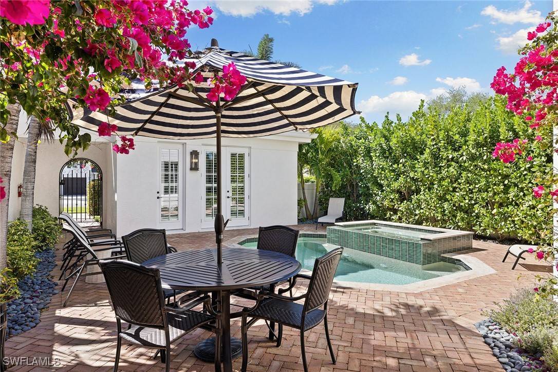 Naples, FL 34102,425 2nd AVE S #A1