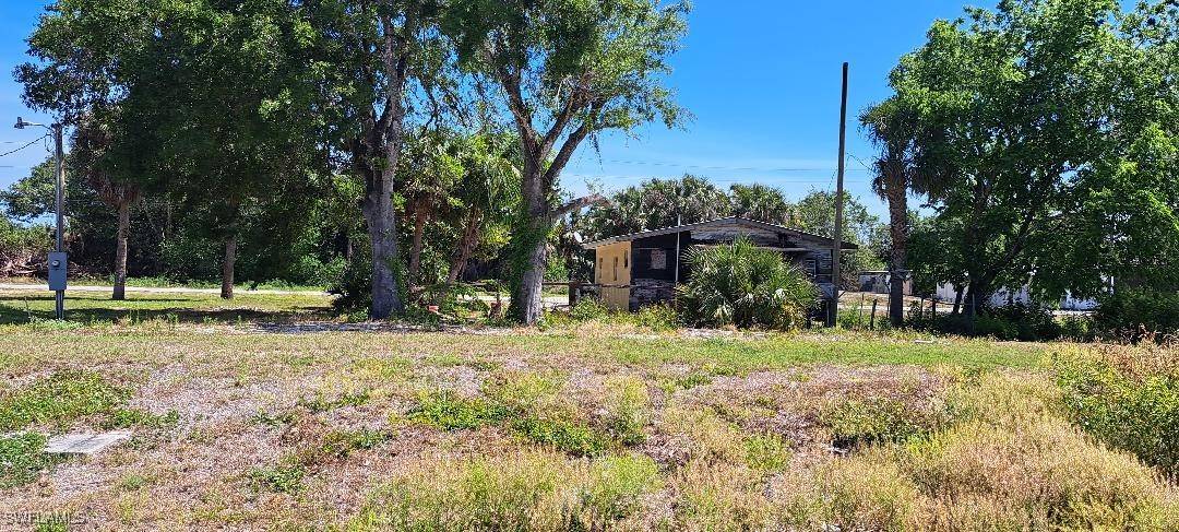 Moore Haven, FL 33471,1043 Lee ST