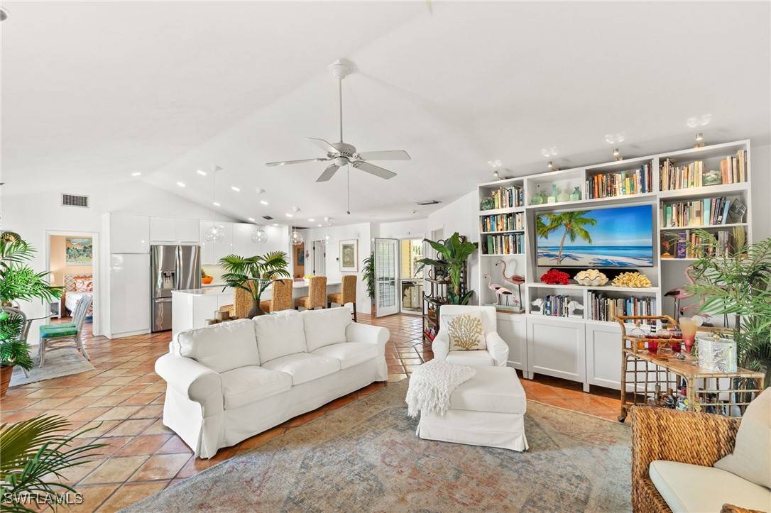 Sanibel, FL 33957,213 Daniel DR