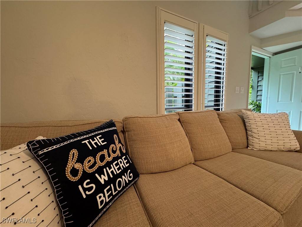 Naples, FL 34103,1281 Solana RD
