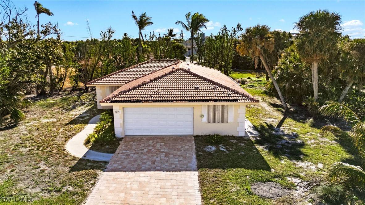 Sanibel, FL 33957,1314 Tahiti DR