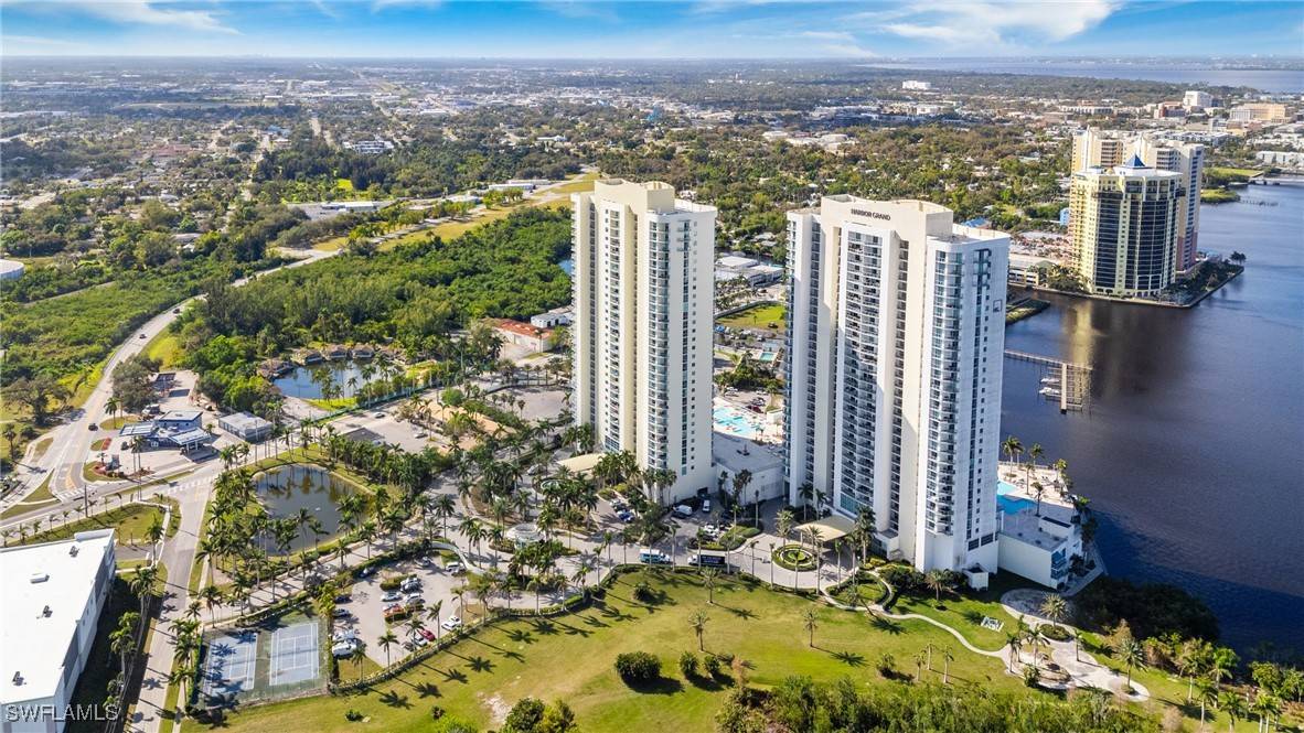 Fort Myers, FL 33916,3000 Oasis Grand BLVD #1004